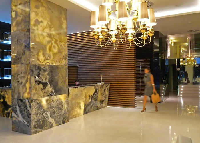 Hotel Gran Nagari Boutique & Vigo